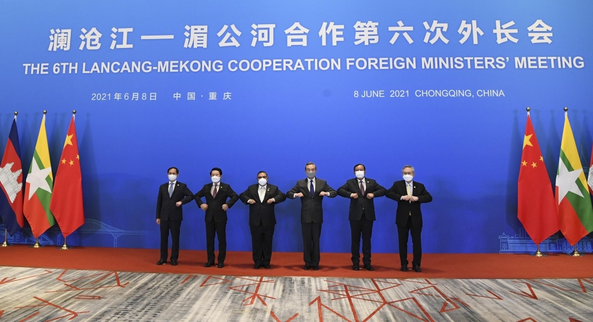 ASEAN-China cooperation: commitments to handling urgent issues